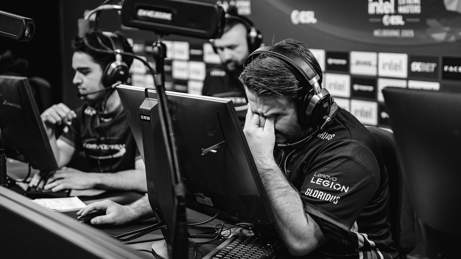IEM Melbourne 2025 Group Stage Begins: Upsets and Expected Victories