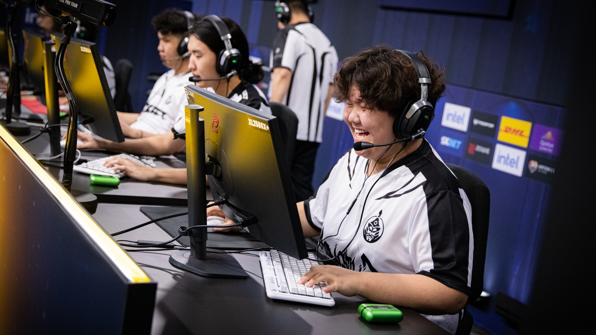 Upper Bracket Locked: Vitality, MOUZ, The MongolZ, and Falcons Push Ahead at IEM Melbourne