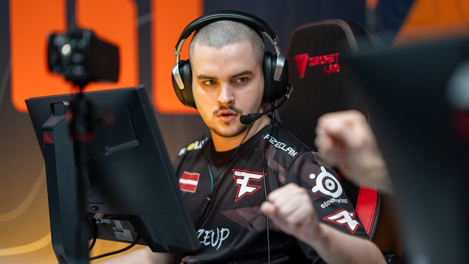 Prediction for MOUZ vs FaZe: Battle for the BLAST Rivals 2025 Semi-Final