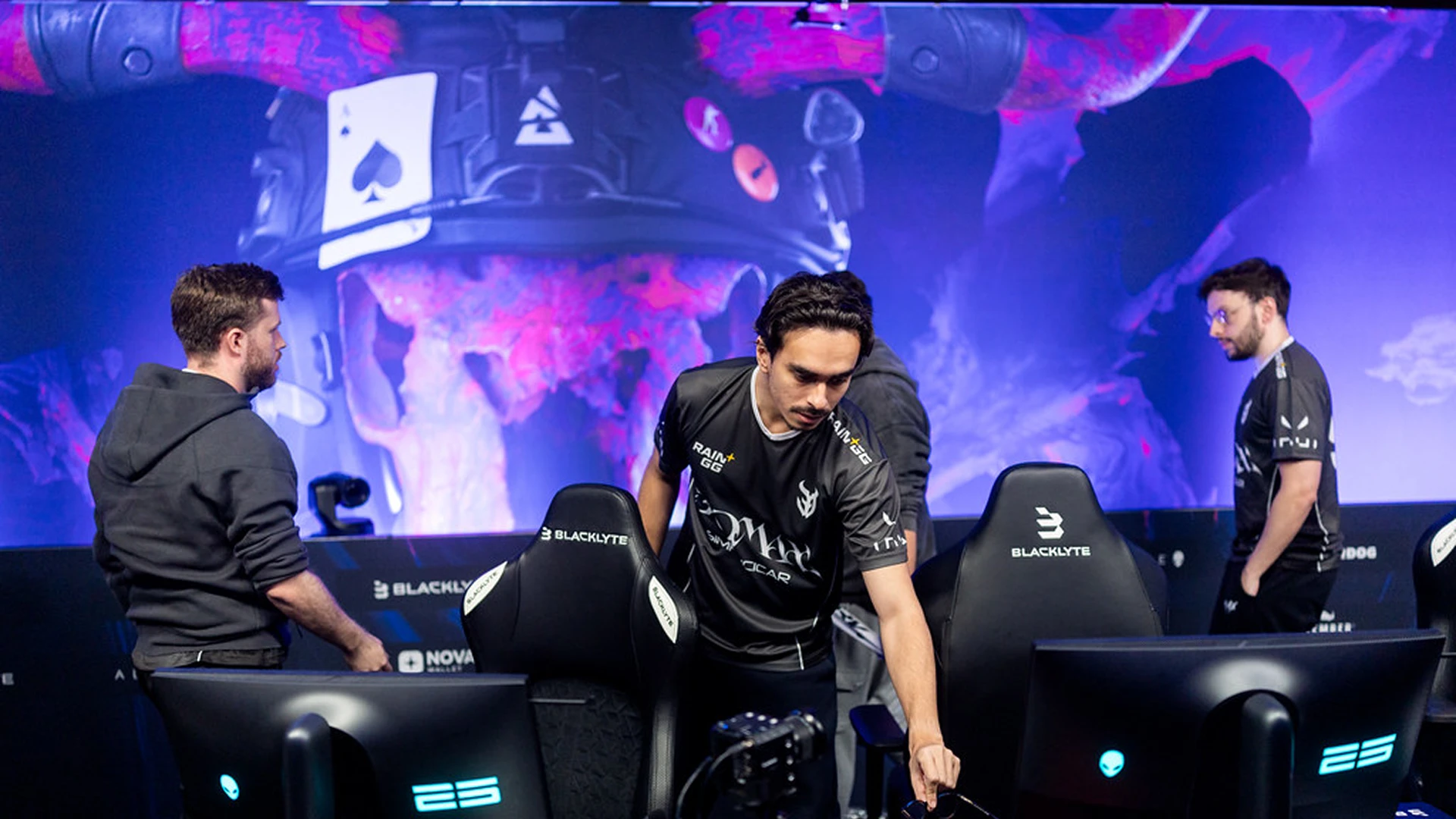 Day Two of Stage 2: Legacy and Virtus.pro Advance 3–0, OG and BetBoom Eliminated