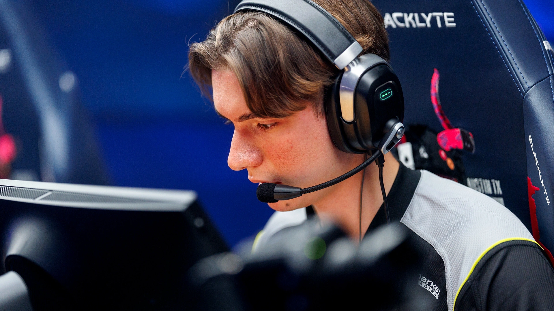 NAVI eliminate NiP at IEM Cologne and will face FaZe again in an elimination match