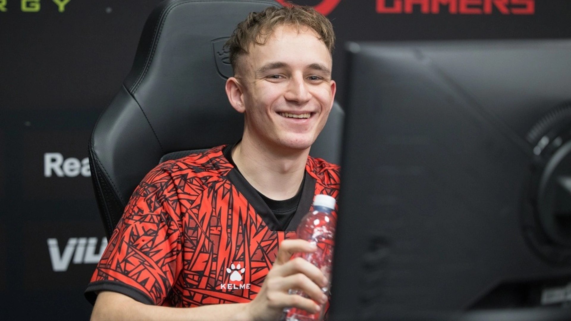 SINNERS Break Tradition – kisserek and stressarN Join as First International Players