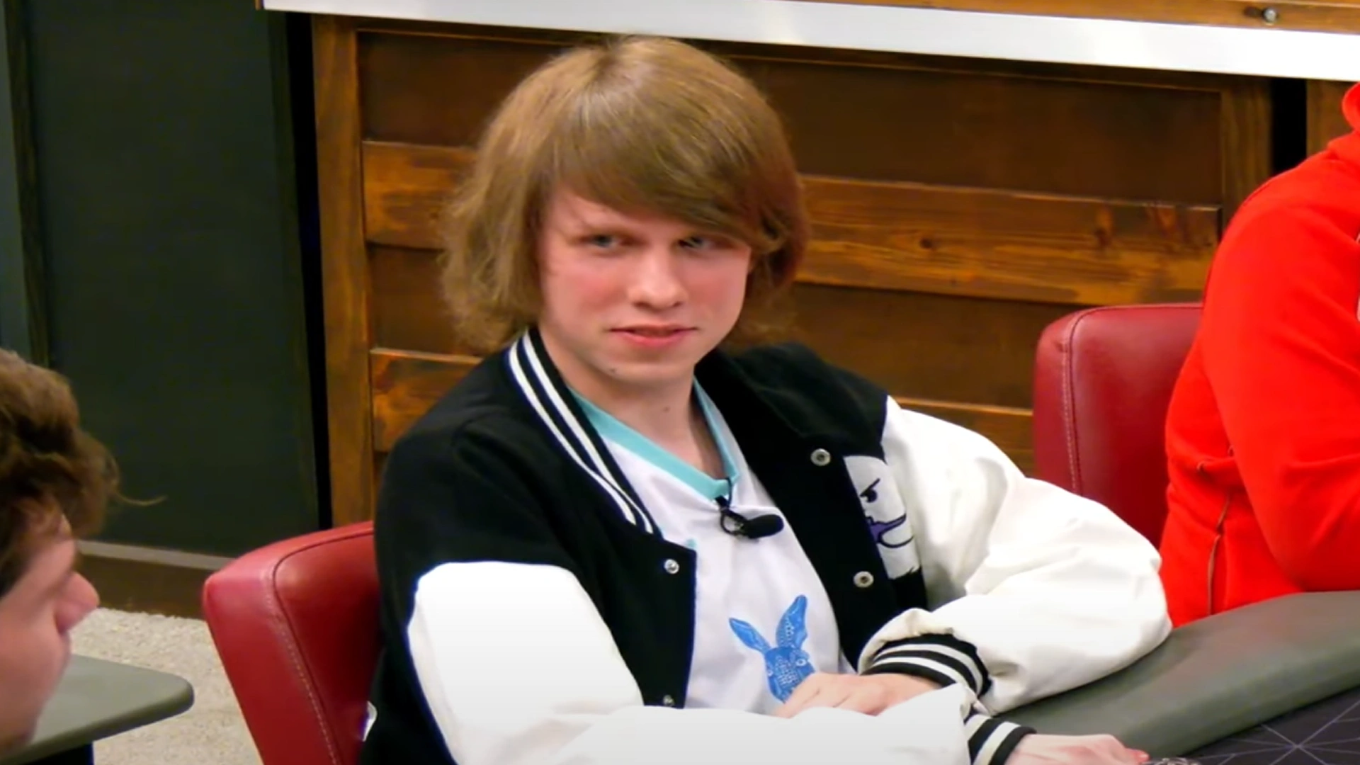 Daniel Minter Disappears with Funds: FLUFFY AIMERS Owner Accused of Fraud