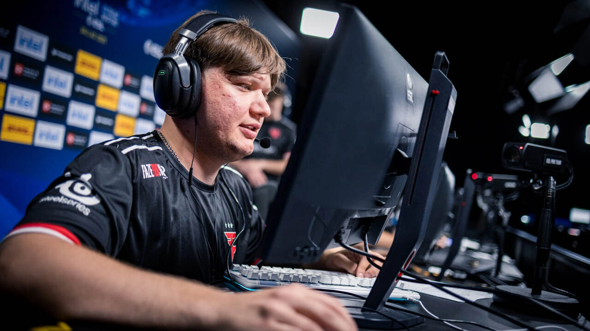 s1mple lascia ufficialmente NAVI dopo quasi 9 anni: BC.Game diventa la sua nuova casa