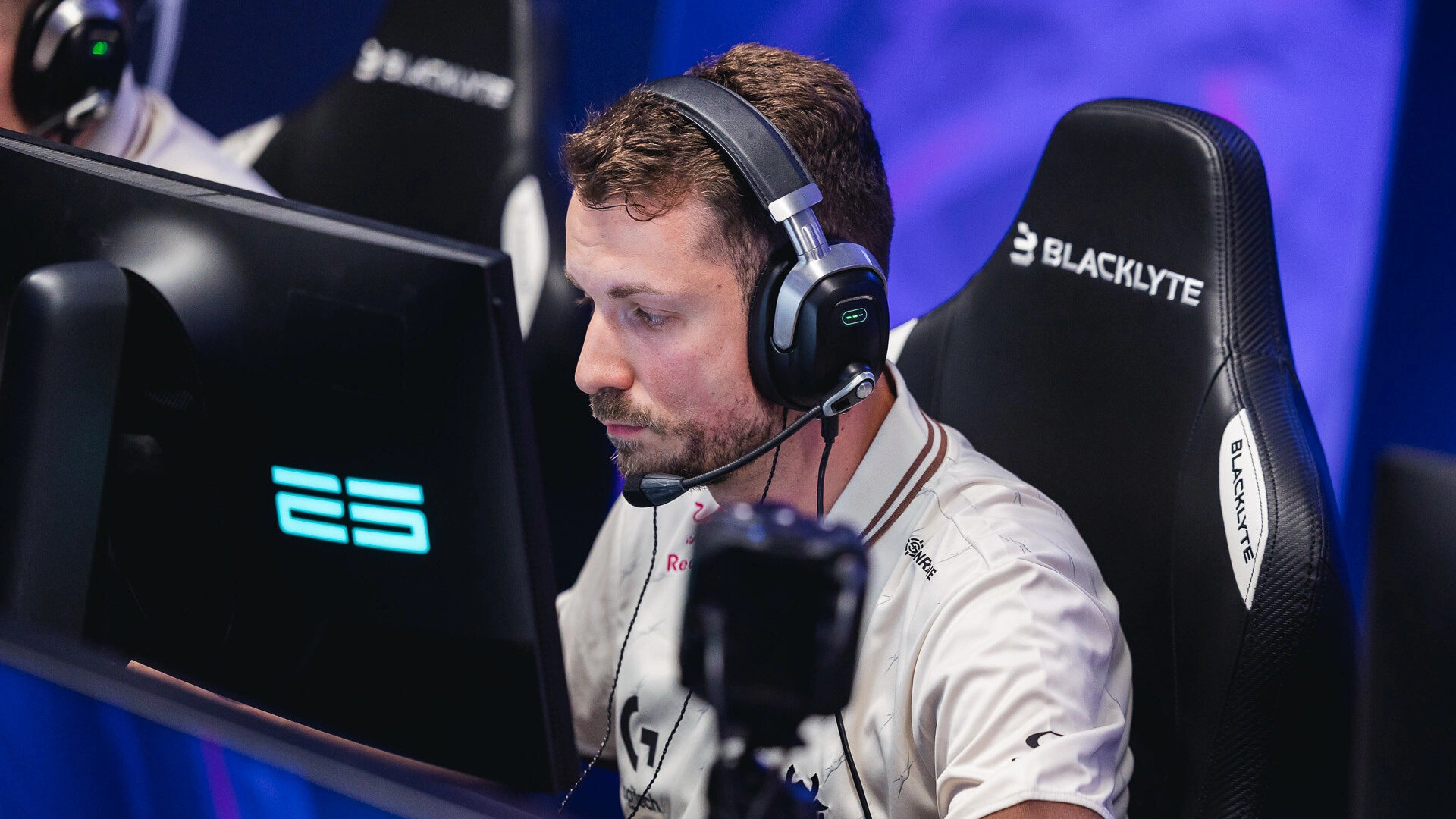 BLAST Bounty online qualifiers kick off: opening results and standout players